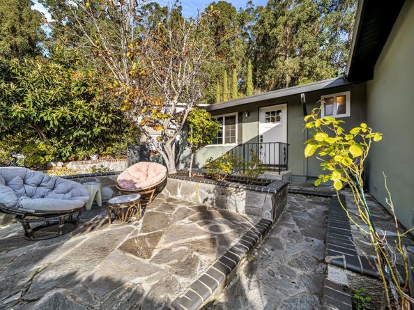 7810 Sanford Street, Oakland CA 94605