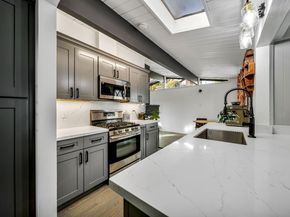 7810 Sanford Street, Oakland CA 94605