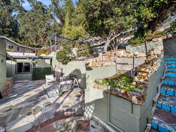 7810 Sanford Street, Oakland CA 94605