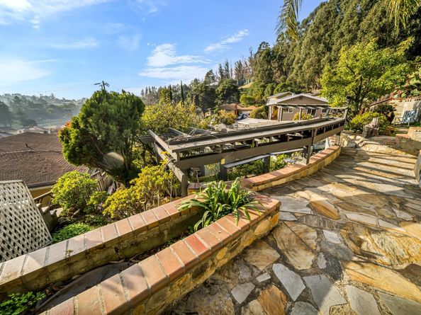 7810 Sanford Street, Oakland CA 94605