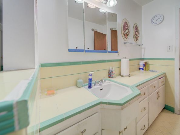 567 34th Street, Richmond CA 94805