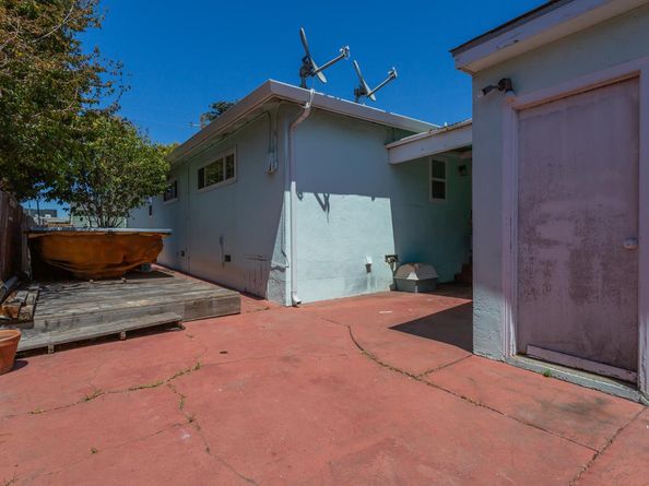 567 34th Street, Richmond CA 94805