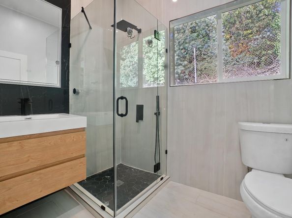 3330 Monterey Boulevard, Oakland CA 94602