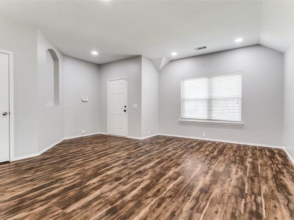 3809  San Lorenzo Drive , Denton Texas 76210