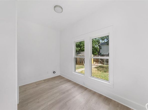 1014 W Arlington Avenue , Fort Worth Texas 76110