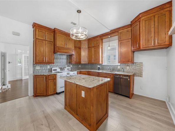 1014 W Arlington Avenue , Fort Worth Texas 76110