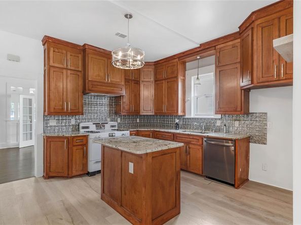 1014 W Arlington Avenue , Fort Worth Texas 76110