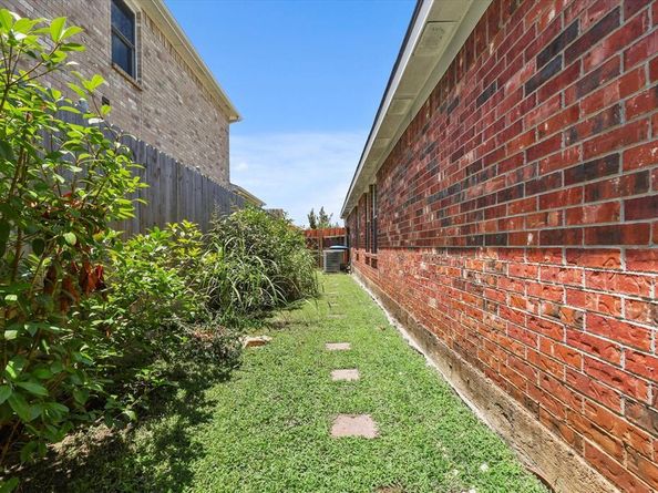 7425  Grass Valley Trail , Fort Worth Texas 76123