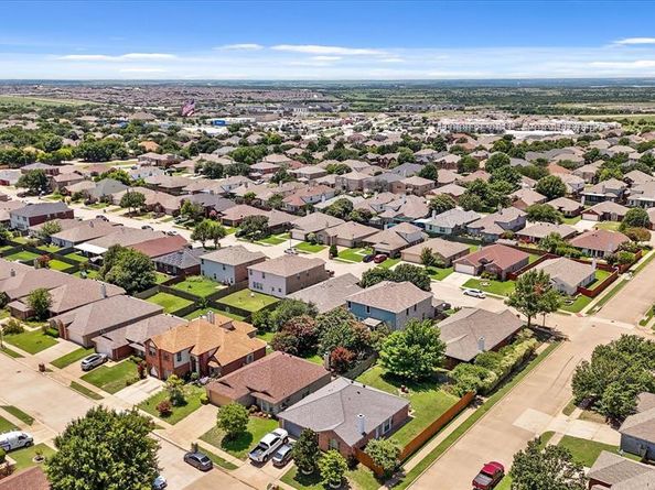 7425  Grass Valley Trail , Fort Worth Texas 76123
