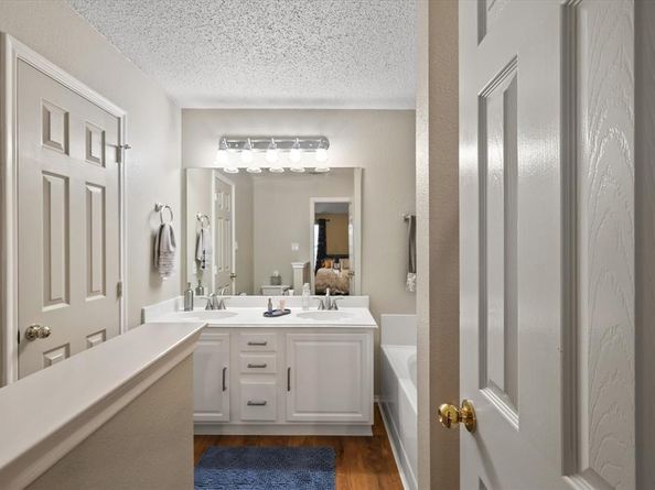 7425  Grass Valley Trail , Fort Worth Texas 76123