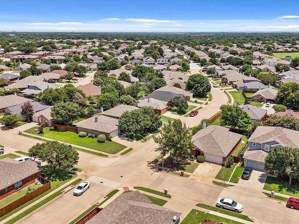 7425  Grass Valley Trail , Fort Worth Texas 76123