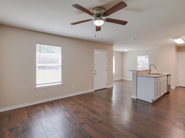 1712  Birdell Street , Fort Worth Texas 76105
