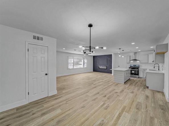 5421  Jerri Lane , Haltom City Texas 76117