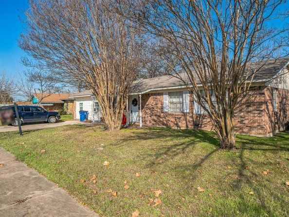 736  Cheltenham Drive , Everman Texas 76140