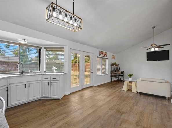 425  Rollingridge Lane , Garland Texas 75043