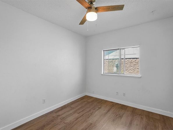 425  Rollingridge Lane , Garland Texas 75043