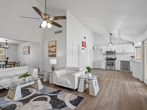 425  Rollingridge Lane , Garland Texas 75043