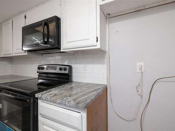 2100  Park Willow Lane  D, Arlington Texas 76011