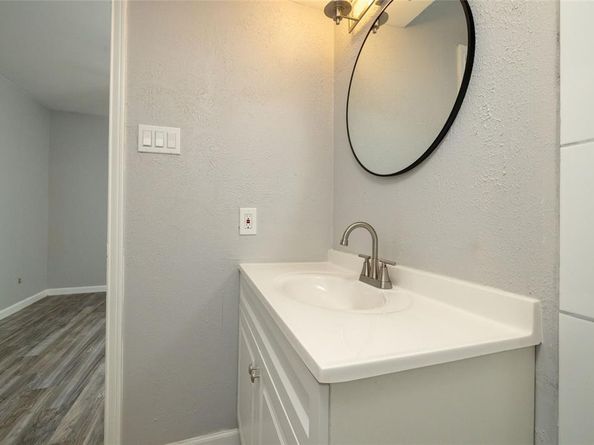 2100  Park Willow Lane  D, Arlington Texas 76011