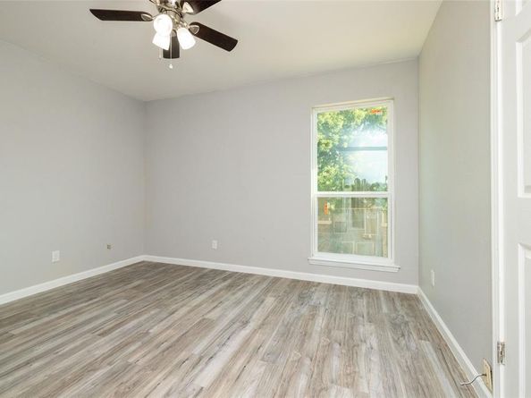 2100  Park Willow Lane  D, Arlington Texas 76011