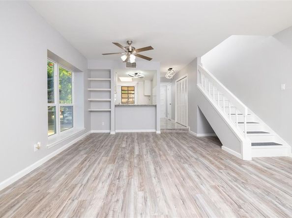 2100  Park Willow Lane  D, Arlington Texas 76011