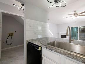 2100  Park Willow Lane  D, Arlington Texas 76011