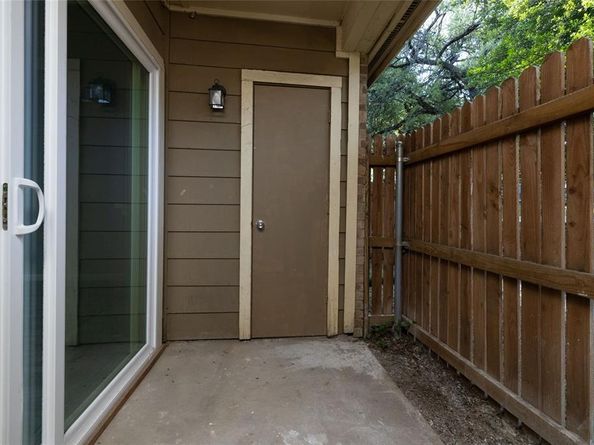 2100  Park Willow Lane  D, Arlington Texas 76011