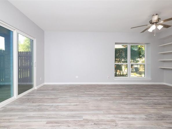 2100  Park Willow Lane  D, Arlington Texas 76011