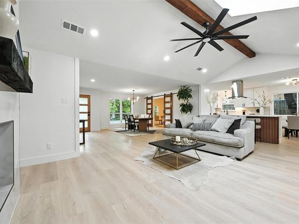 2301  Wood Cliff Court , Arlington Texas 76012