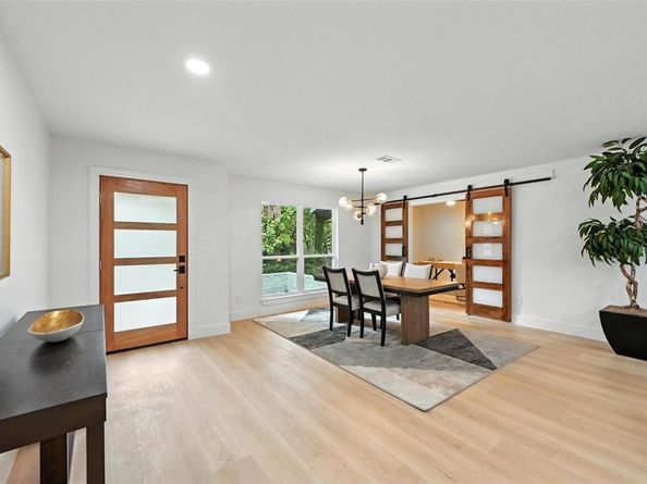 2301  Wood Cliff Court , Arlington Texas 76012