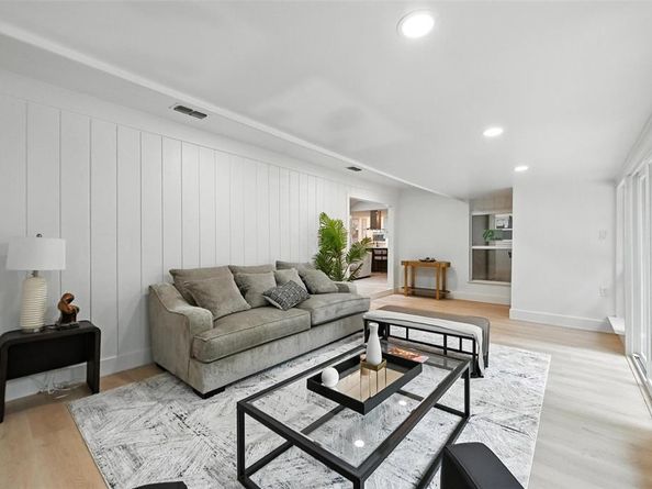 2301  Wood Cliff Court , Arlington Texas 76012