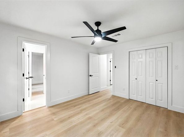 2301  Wood Cliff Court , Arlington Texas 76012