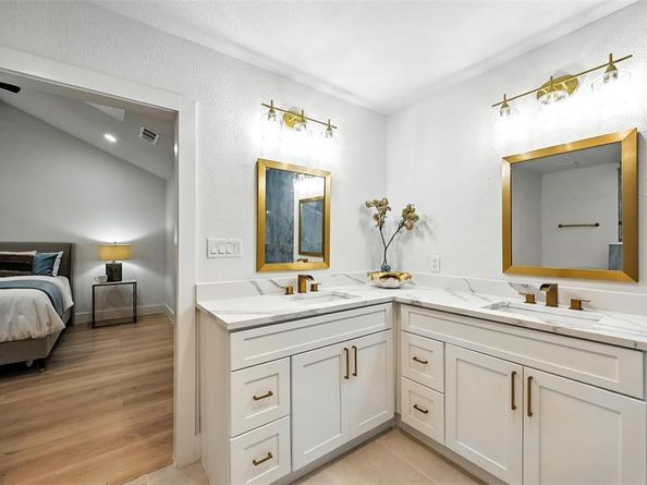 2301  Wood Cliff Court , Arlington Texas 76012