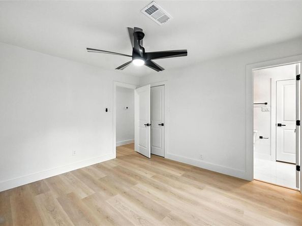 2301  Wood Cliff Court , Arlington Texas 76012