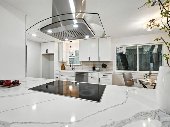 2301  Wood Cliff Court , Arlington Texas 76012