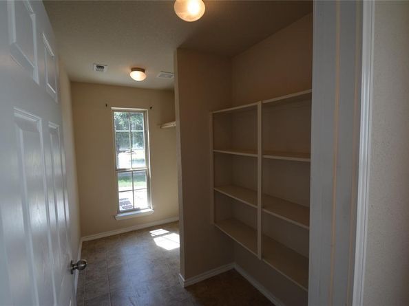 853  Village Point Lane , Fort Worth Texas 76108