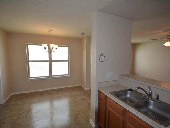 853  Village Point Lane , Fort Worth Texas 76108