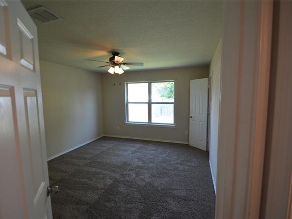 853  Village Point Lane , Fort Worth Texas 76108