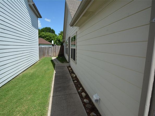 853  Village Point Lane , Fort Worth Texas 76108