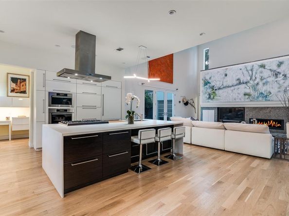 8359  San Fernando Way , Dallas Texas 75218