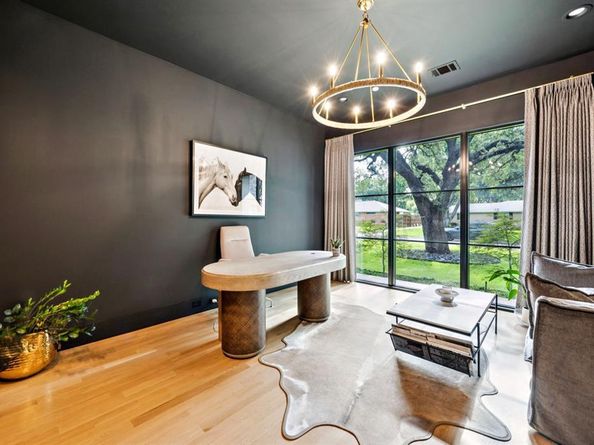 10915  Snow White Drive , Dallas Texas 75229