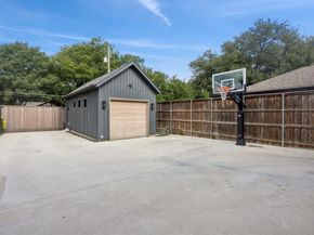 10915  Snow White Drive , Dallas Texas 75229