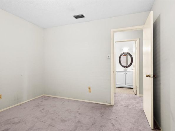 1722  Plantation Road , Garland Texas 75044