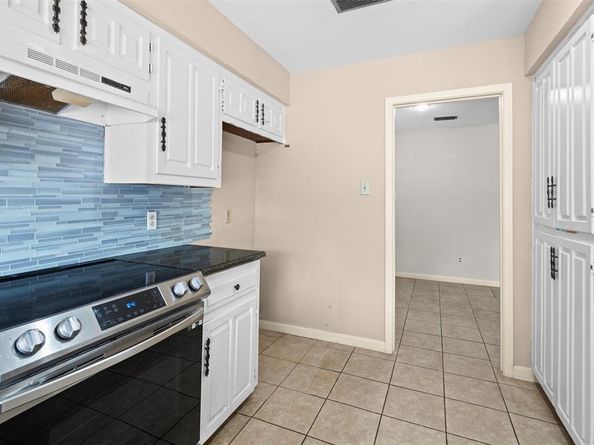 1722  Plantation Road , Garland Texas 75044