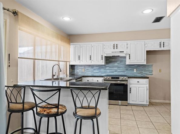 1722  Plantation Road , Garland Texas 75044