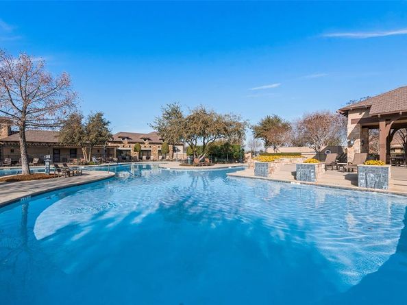 9517  Crestview Drive , Denton Texas 76207