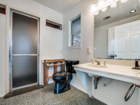 6415  Lake Bluff Drive , Dallas Texas 75249