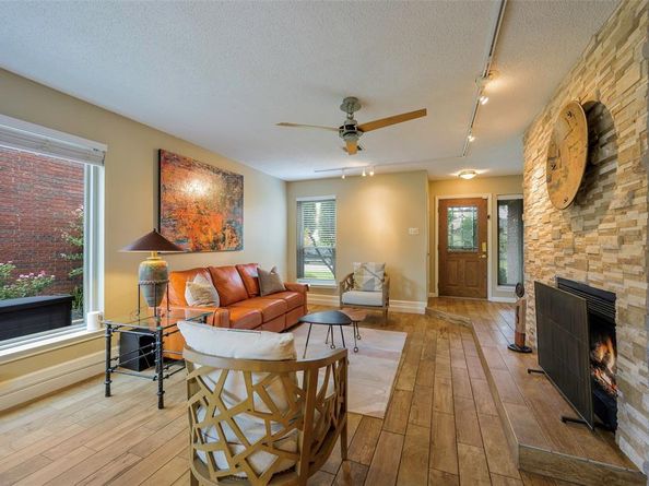 2903  Fort Point Lane , Carrollton Texas 75007