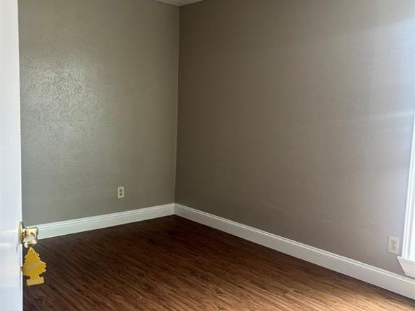 9520  Royal Lane  103, Dallas Texas 75243