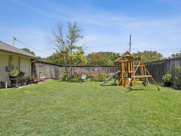 7741  El Santo Lane , Dallas Texas 75248